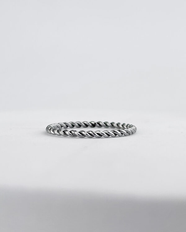 Anel Twist Minimalista em Aço Inoxidável - Imagem 2